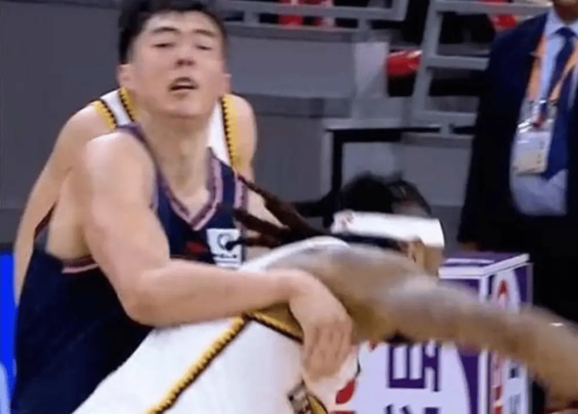 不悦, 冠期间, cn