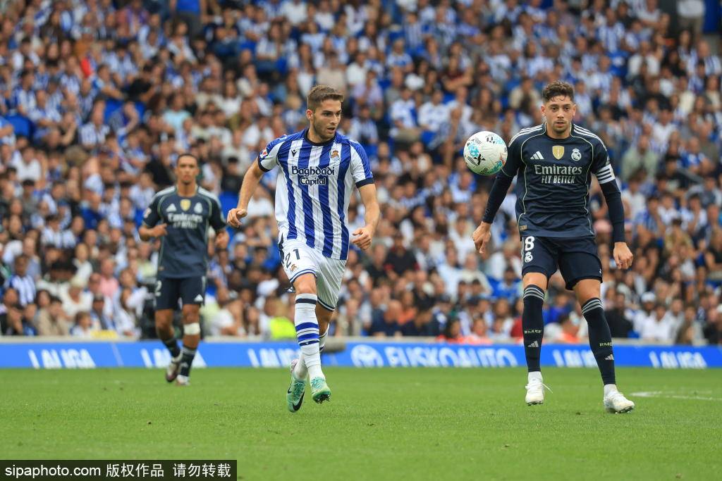 他共完成, 节与战术意, 他能够通过